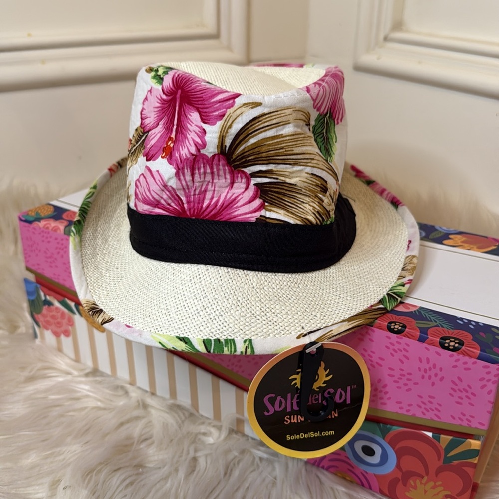Floral White and Pink Women's Hat small‎ or kids - Picture 2 of 7